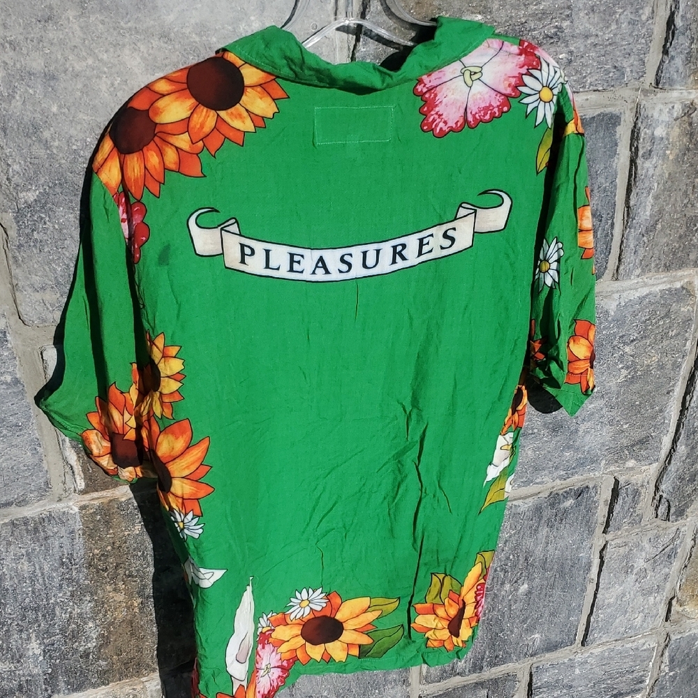 PLEASURES Verona Green Floral and Heart Men's Shirt Medium - Picture 6 of 9